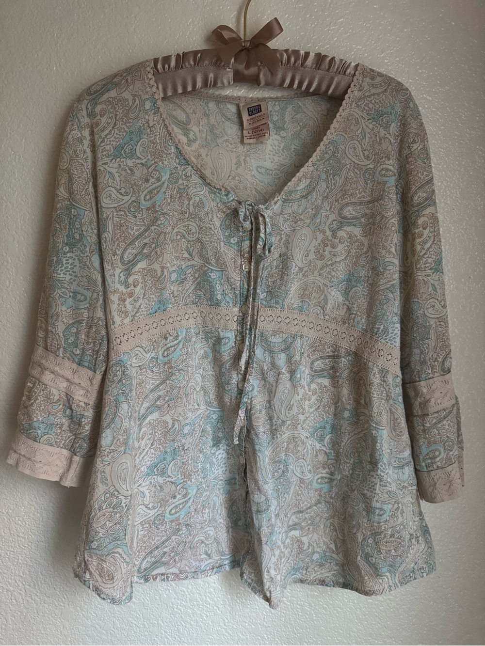 Vintage Faded Glory Paisley Scoop-Neck Top in Light Blue and Beige